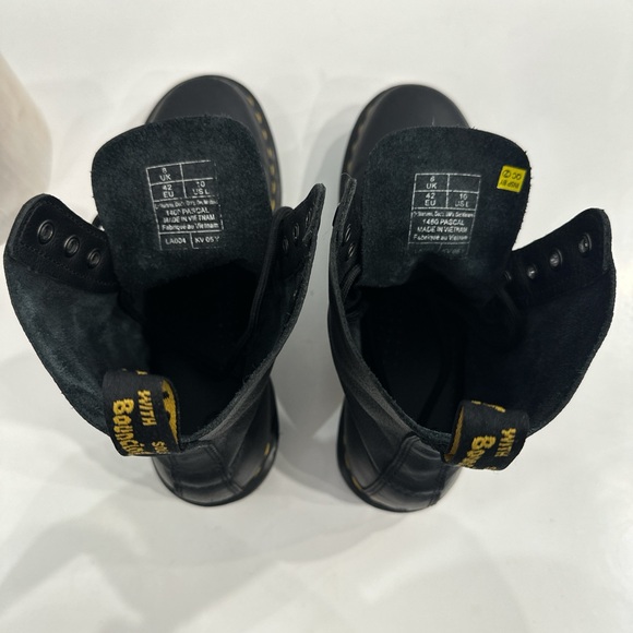 Dr. Martens 1460 Pascal Black Leather Boots š¤ - Picture 9 of 16